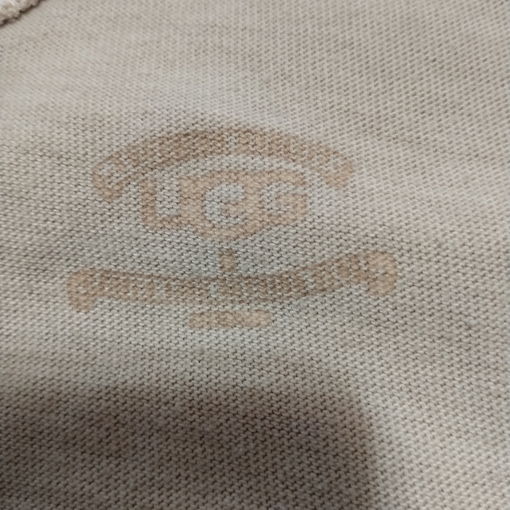 💙UGG Open Back Shirt (med only)💙 - Picture 9 of 11